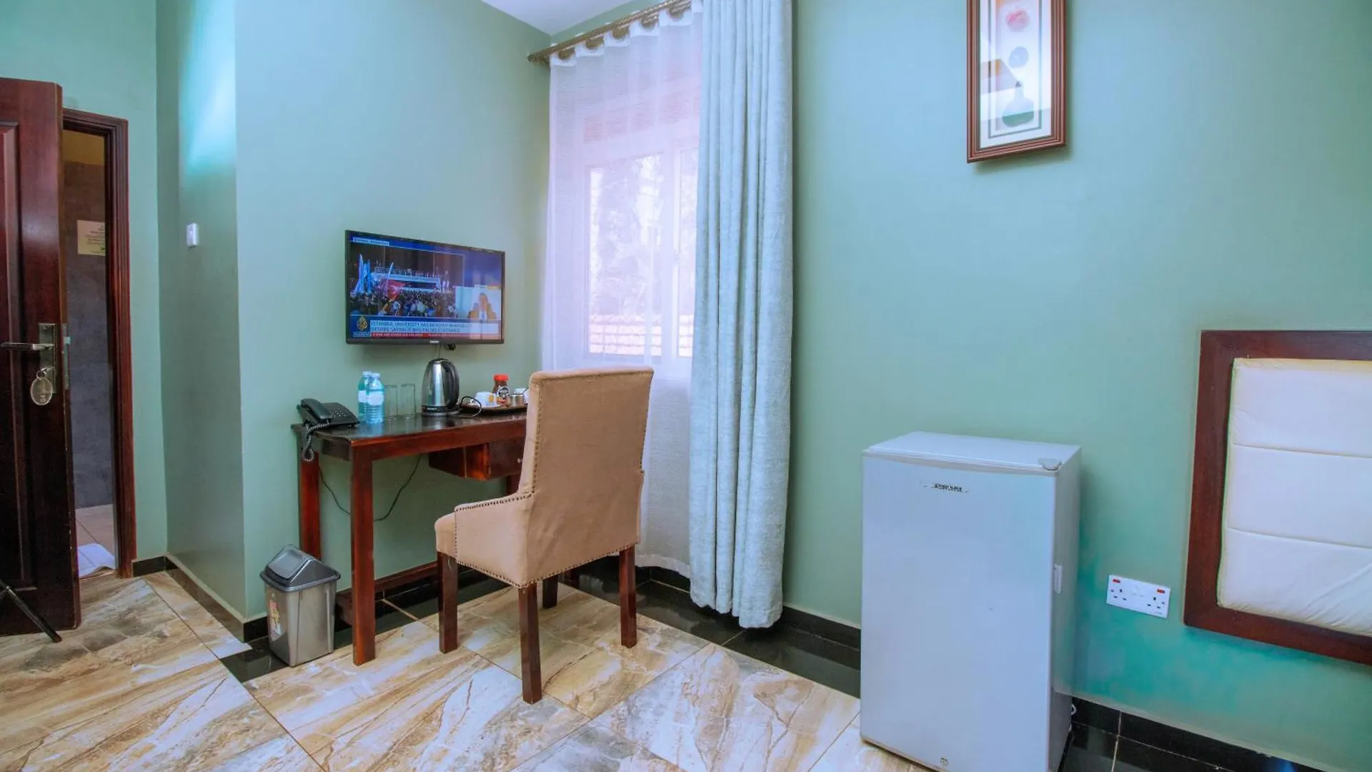 The Mansion Hotel Jinja 3*,  Uganda
