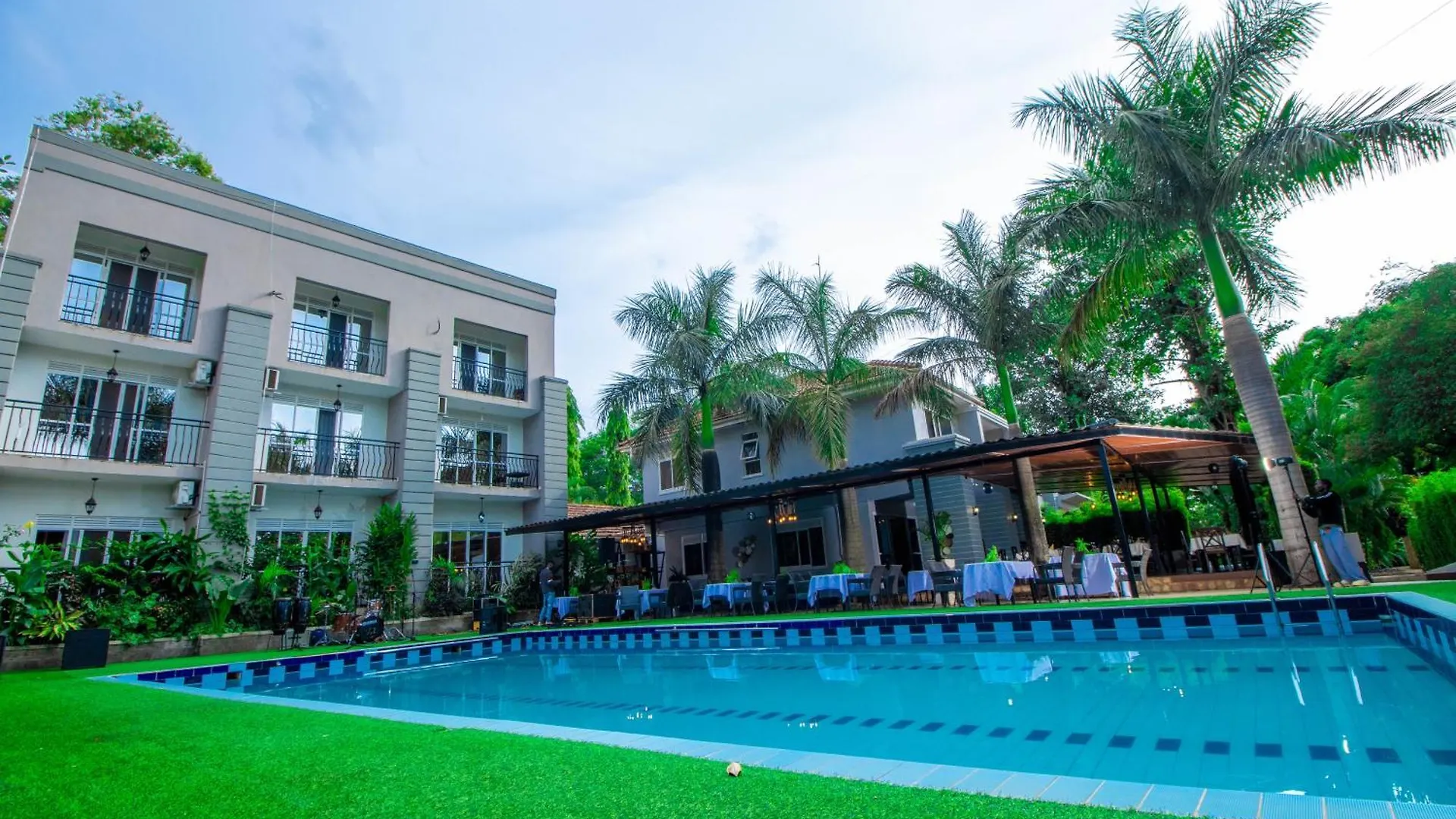 The Mansion Hotel Jinja 3*,